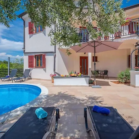Apartament 4