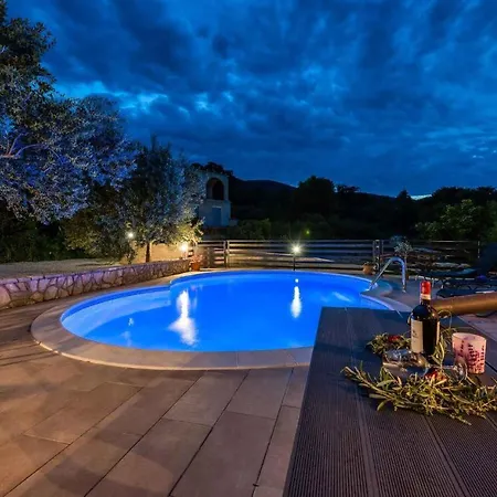 Apartament 4
