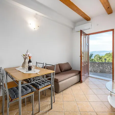 Apartment 4 *