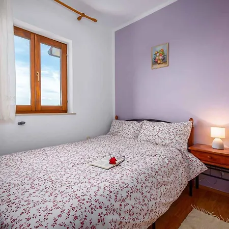 Apartment 4 *