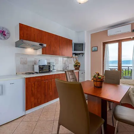 Apartment 4