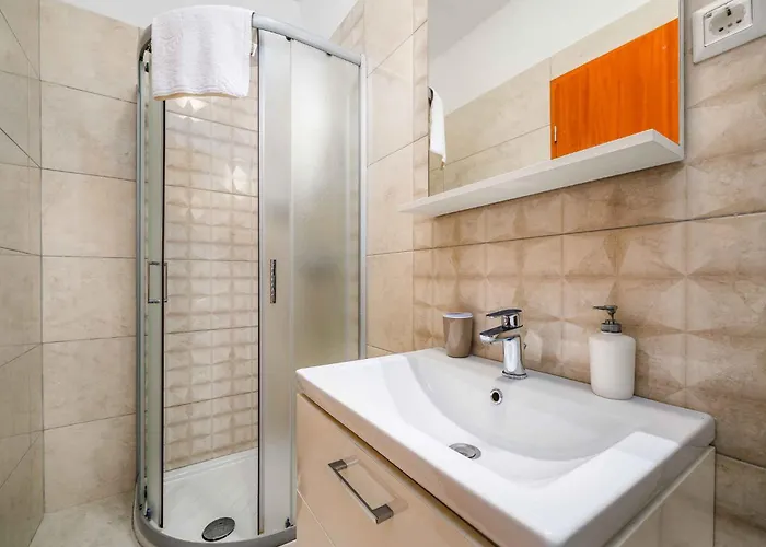 4 Διαμέρισμα *